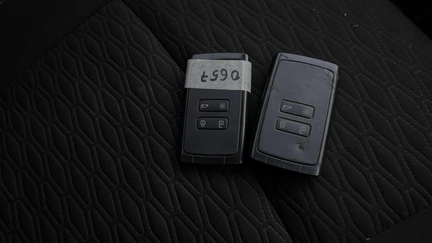 Used 2021 Renault Kiger RXZ AMT Dual Tone Petrol Automatic extra CAR KEY VIEW