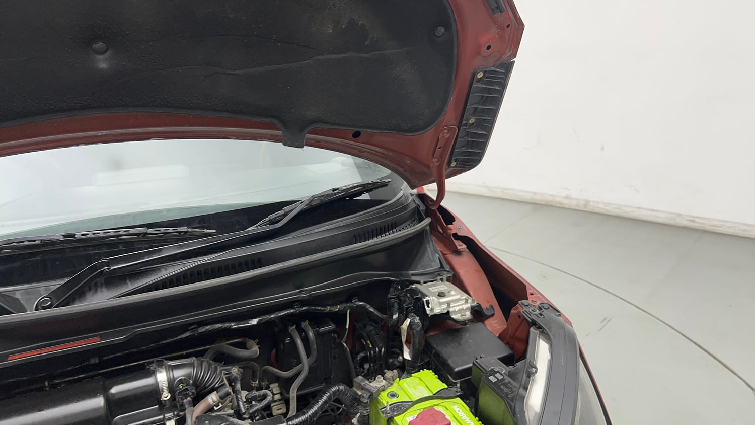 Used 2017 Maruti Suzuki Ignis Delta 1.2 MT Petrol Manual engine ENGINE LEFT SIDE HINGE & APRON VIEW