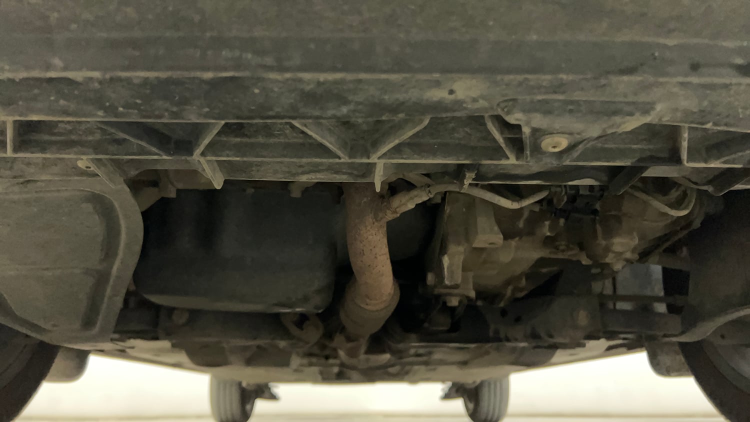 Used 2019 Volkswagen Vento Highline 1.6 (P) Petrol Manual extra FRONT LEFT UNDERBODY VIEW