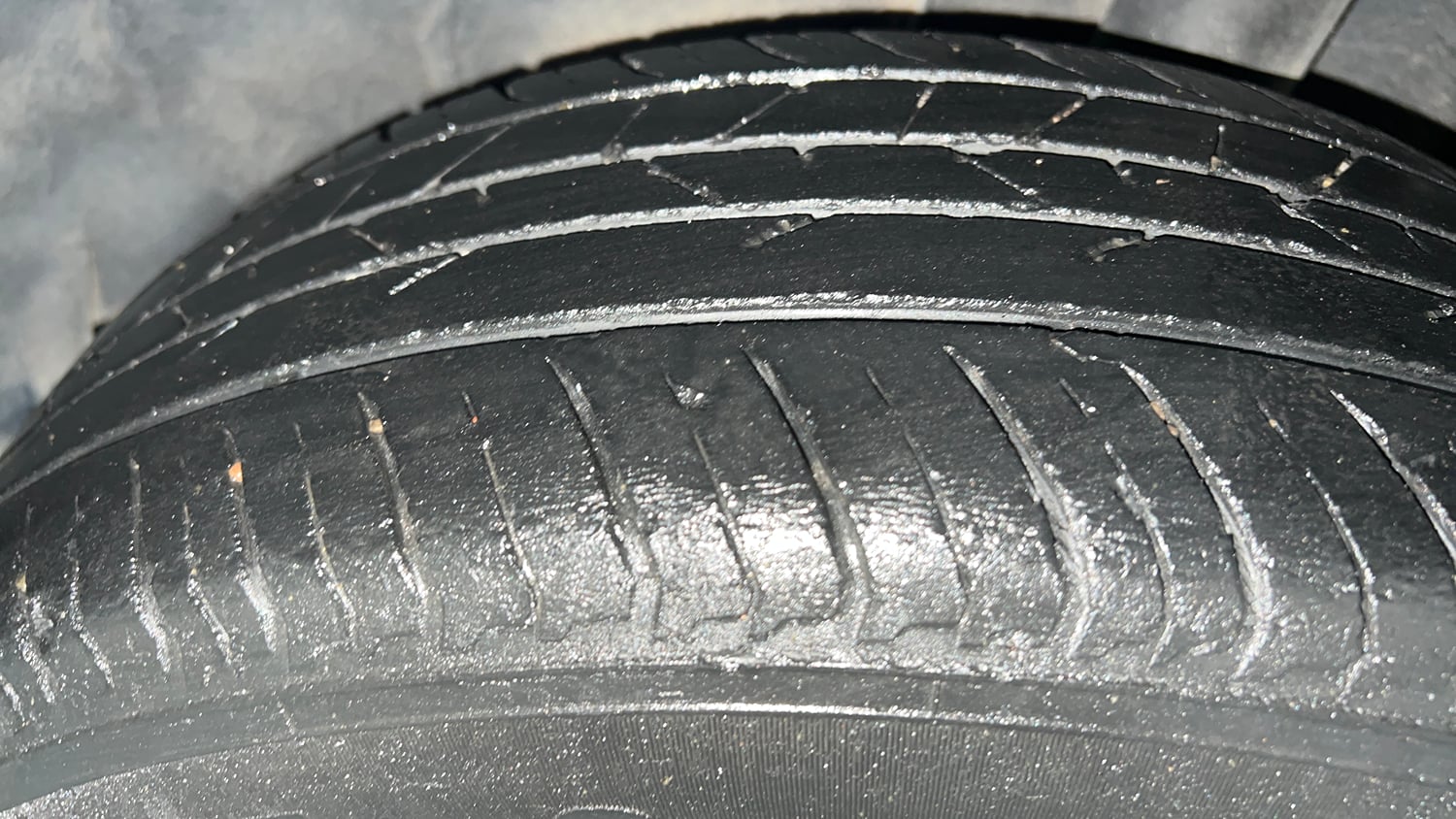 Used 2021 Nissan Magnite XL Petrol Manual tyres LEFT REAR TYRE TREAD VIEW
