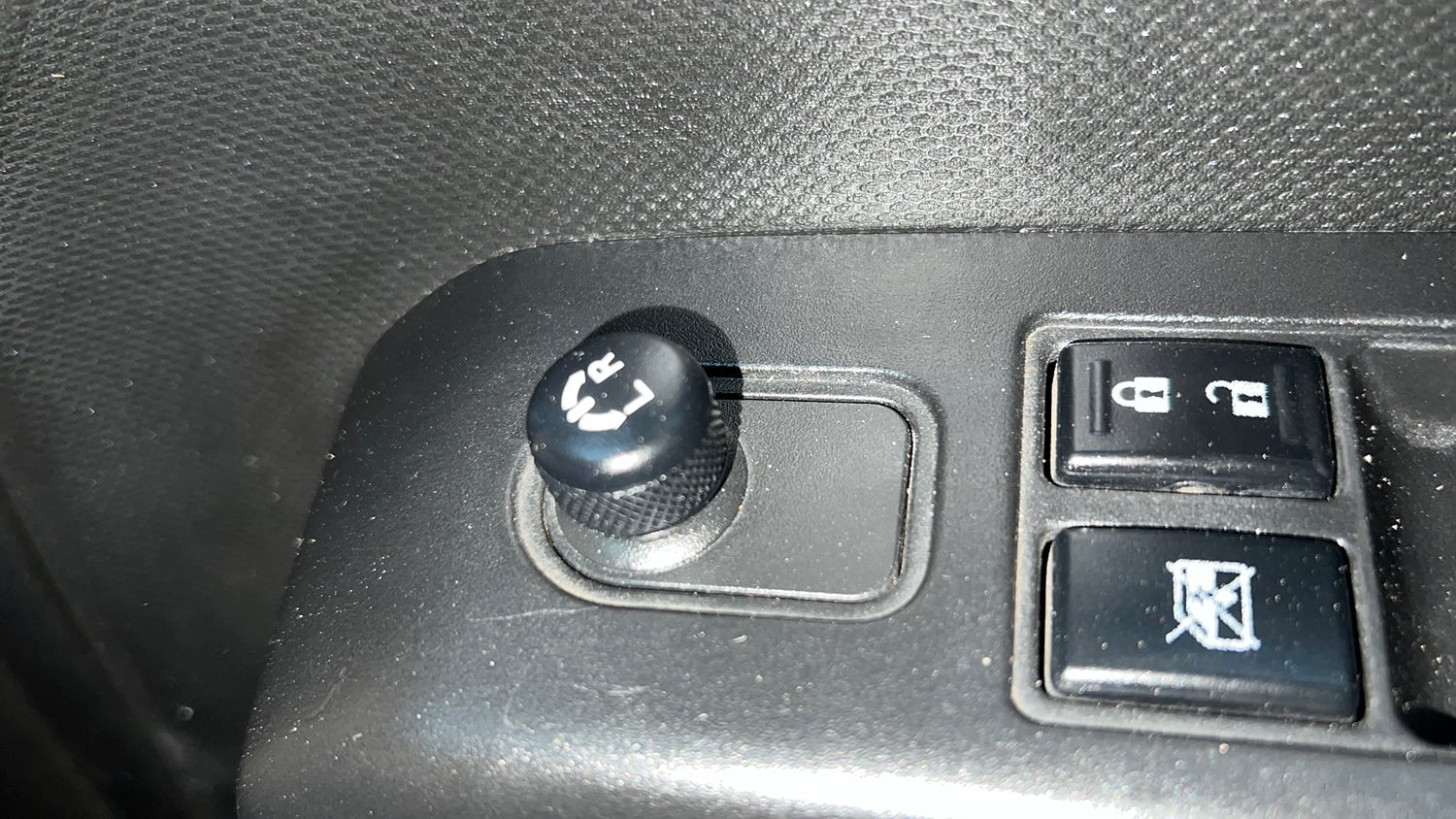 Used 2023 Maruti Suzuki Wagon R VXI 1.0 Petrol Manual top_features Adjustable ORVM