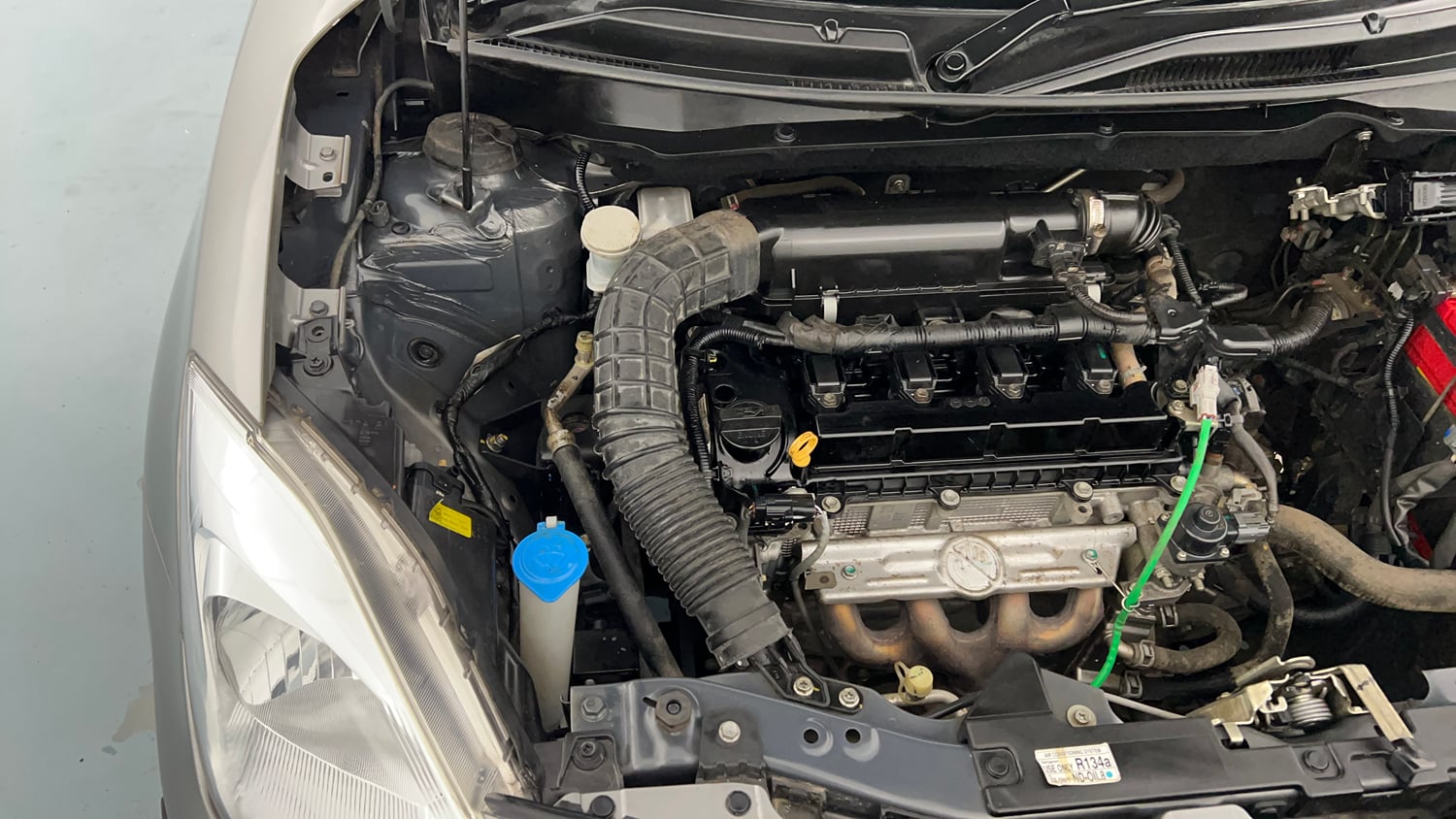 Used 2021 Maruti Suzuki Dzire VXi Petrol Manual engine ENGINE RIGHT SIDE VIEW
