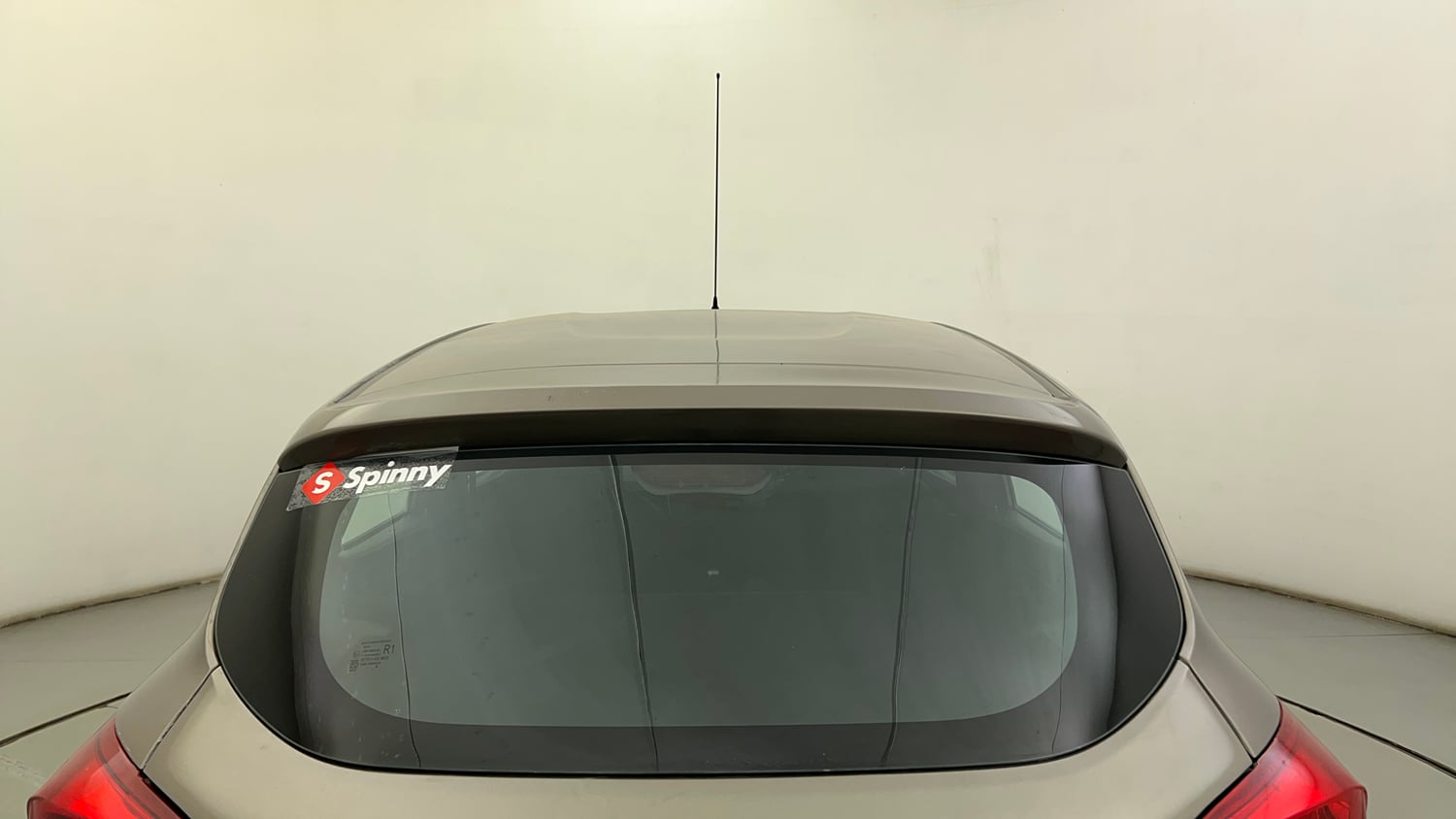 Used 2018 Renault Kwid 1.0 RXL Petrol Manual exterior BACK WINDSHIELD VIEW
