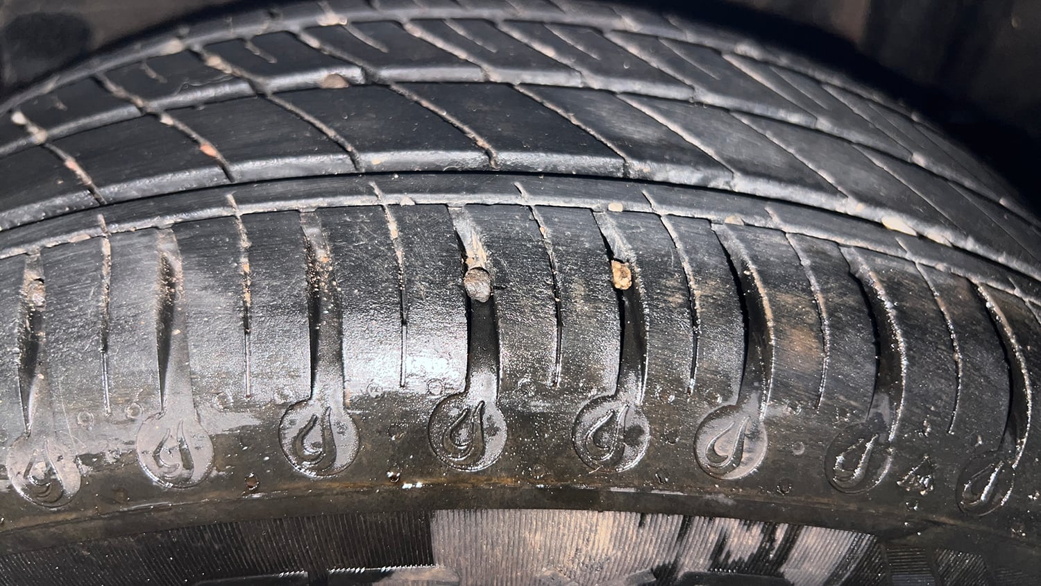 Used 2025 Tata Tiago XTA Petrol Automatic tyres LEFT REAR TYRE TREAD VIEW