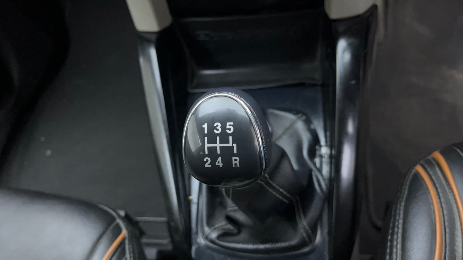 Used 2017 Ford EcoSport Trend+ 1.5L TDCi Diesel Manual interior GEAR  KNOB VIEW