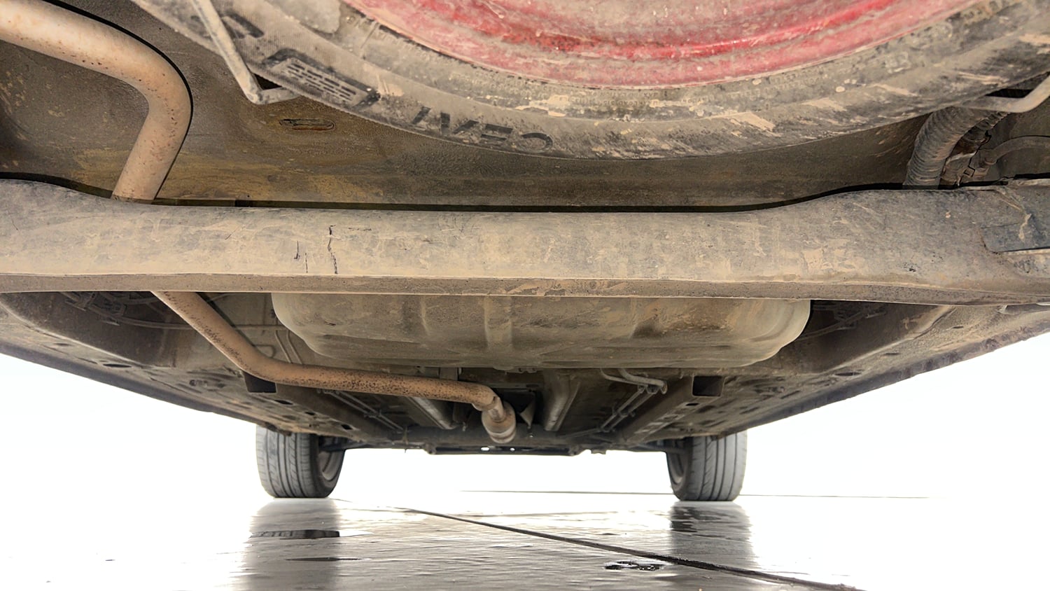 Used 2020 Renault Triber RXZ EASY-R AMT Petrol Automatic extra REAR UNDERBODY VIEW (TAKEN FROM REAR)