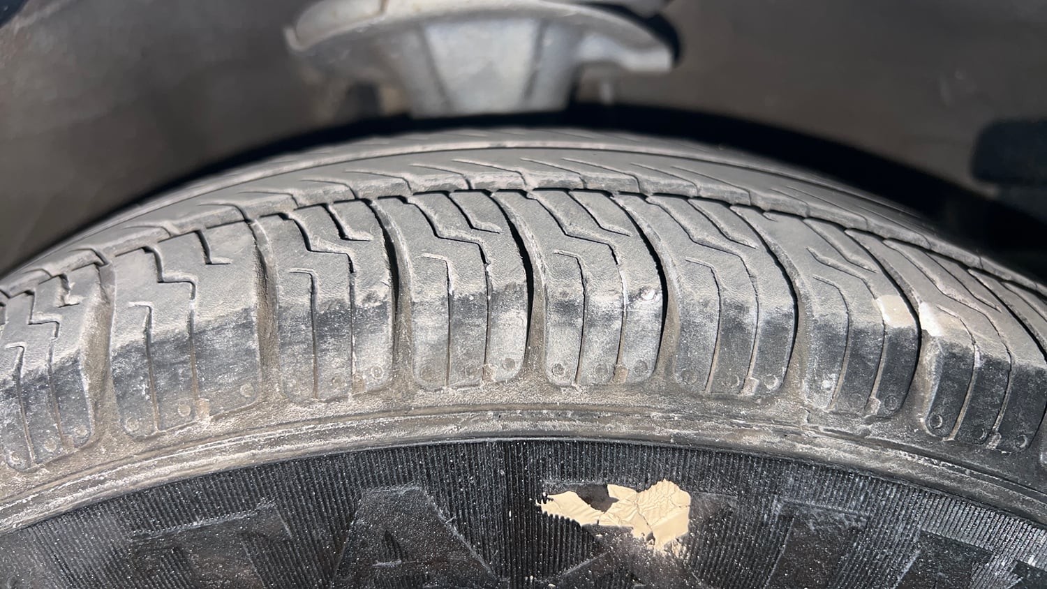 Used 2013 Hyundai i10 Sportz 1.2 Kappa2 Petrol Manual tyres RIGHT FRONT TYRE TREAD VIEW