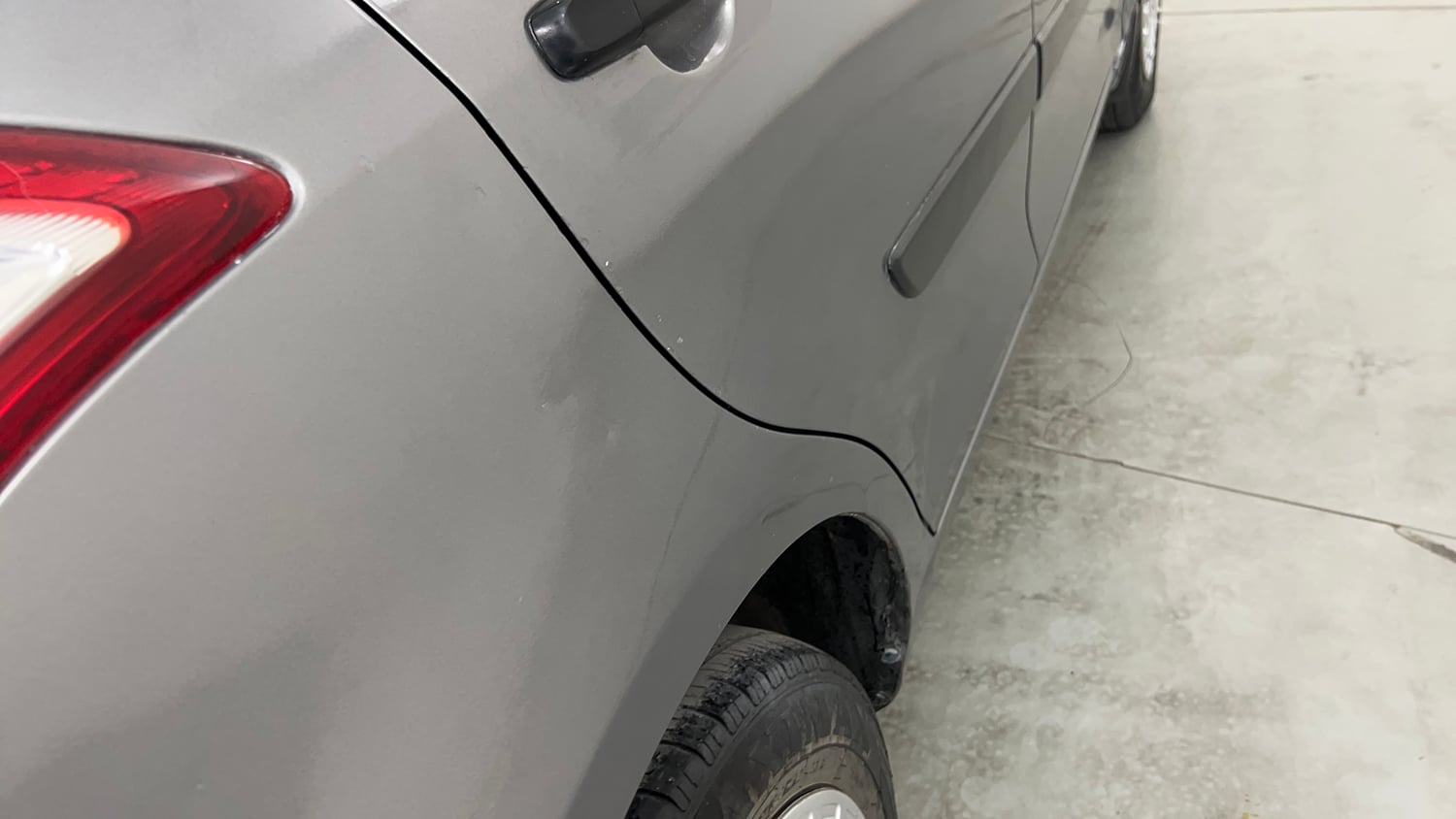 Used 2014 Maruti Suzuki Swift LXi Petrol Manual dents MINOR DENT