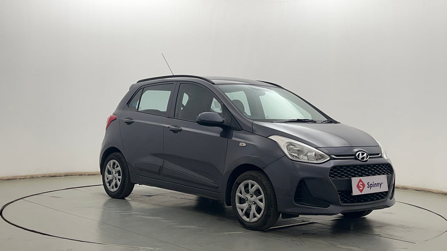 Used 2018 Hyundai Grand i10 Magna 1.2 Kappa VTVT Petrol Manual exterior RIGHT FRONT CORNER VIEW