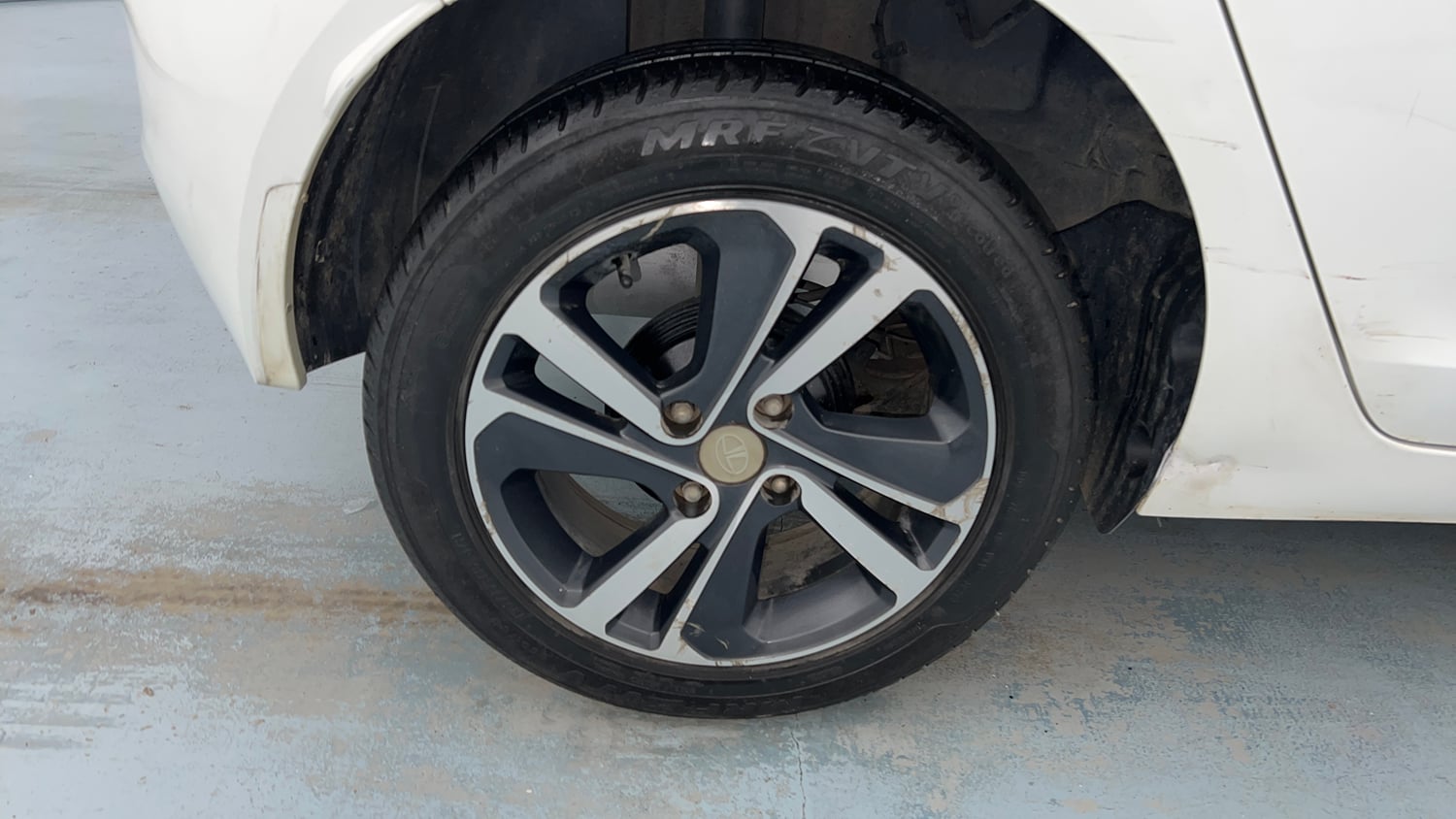 Used 2020 Tata Altroz XZ Petrol Petrol Manual tyres RIGHT REAR TYRE RIM VIEW