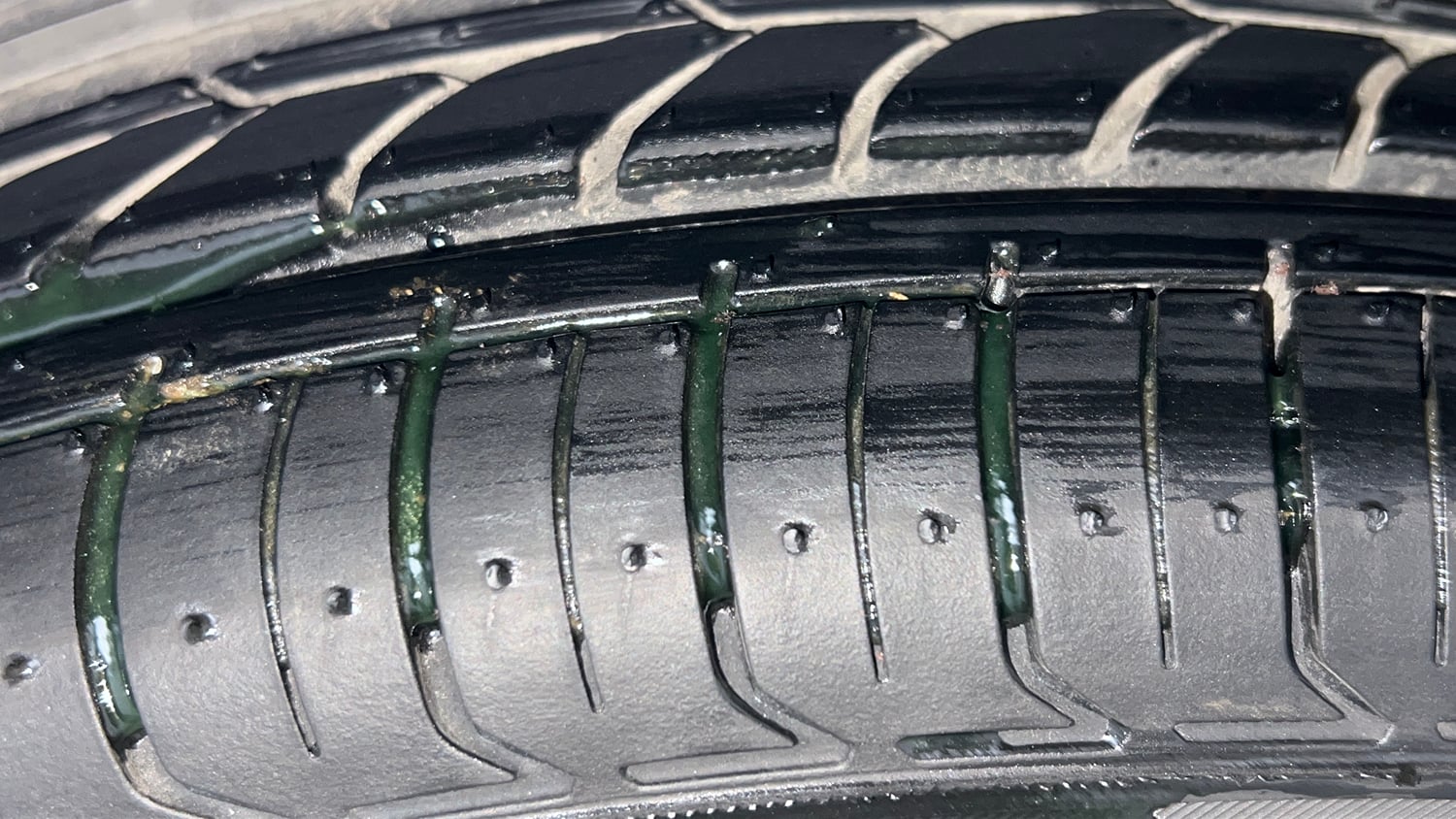 Used 2024 Hyundai i20 Sportz (O) 1.2 MT Petrol Manual tyres RIGHT FRONT TYRE TREAD VIEW