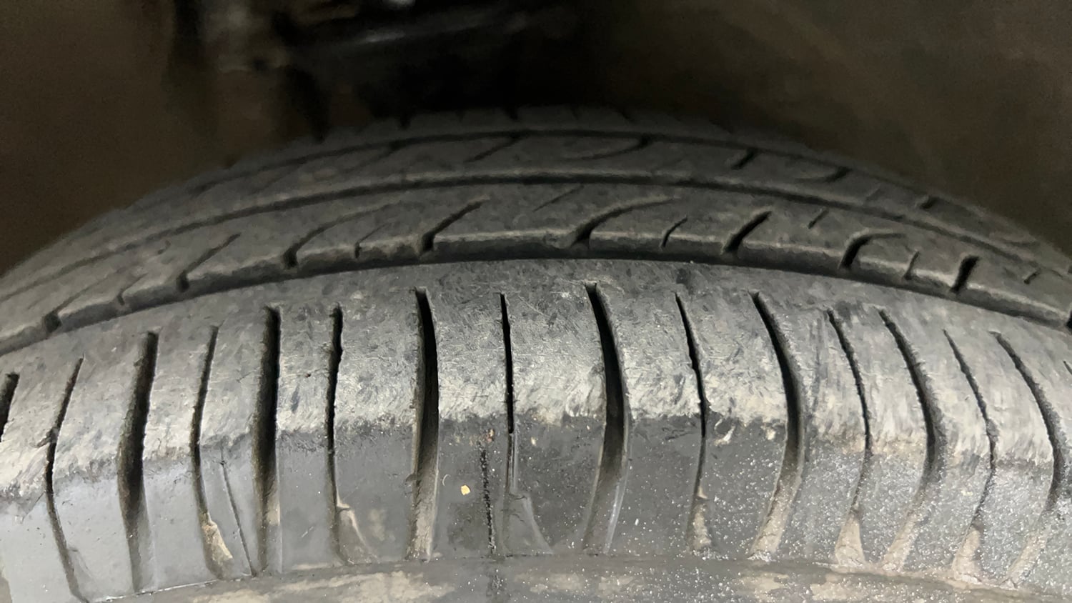 Used 2015 Maruti Suzuki Alto K10 VXi Petrol Manual tyres RIGHT FRONT TYRE TREAD VIEW