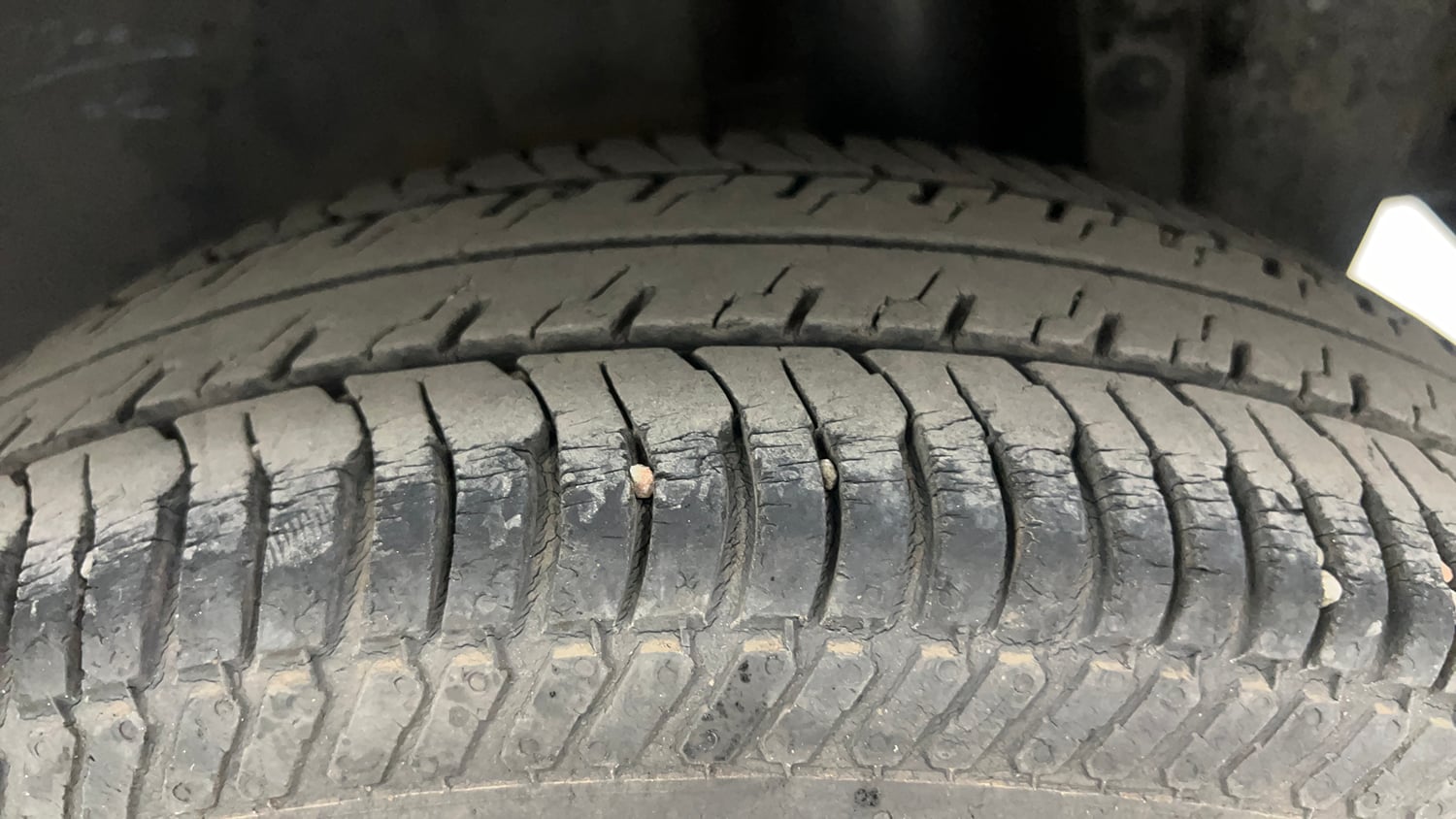 Used 2018 Maruti Suzuki Swift VXI (O) Petrol Manual tyres LEFT REAR TYRE TREAD VIEW