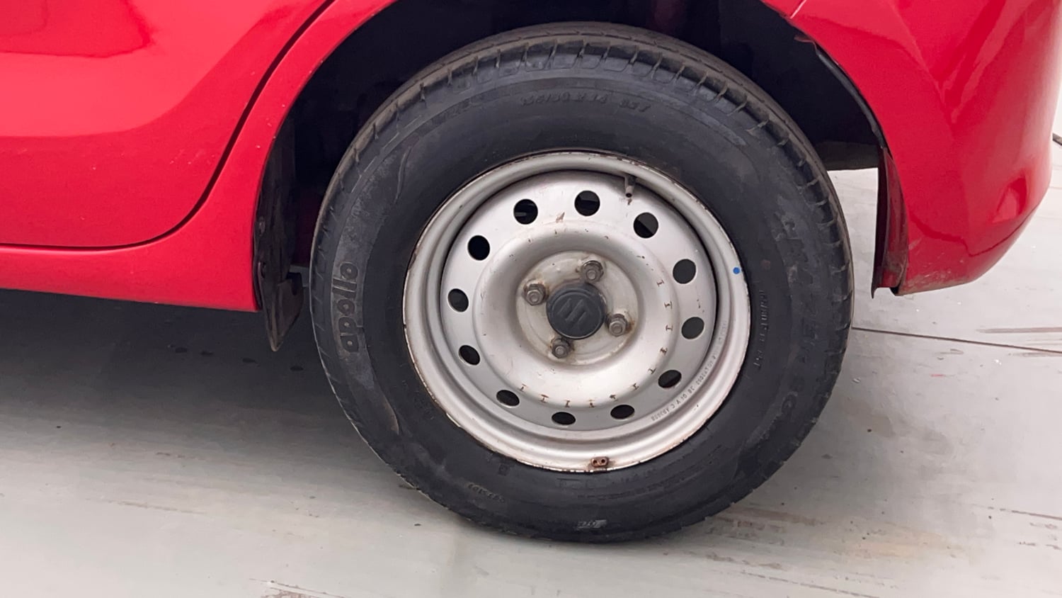 Used 2018 Maruti Suzuki Swift LXi Petrol Manual tyres LEFT REAR TYRE RIM VIEW