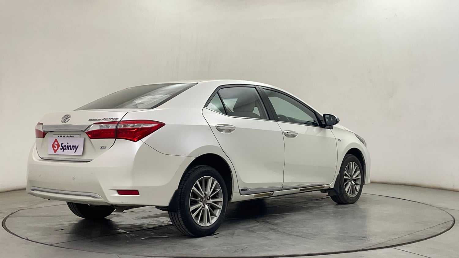 Used 2015 Toyota Corolla Altis VL AT Petrol Petrol Automatic exterior RIGHT REAR CORNER VIEW