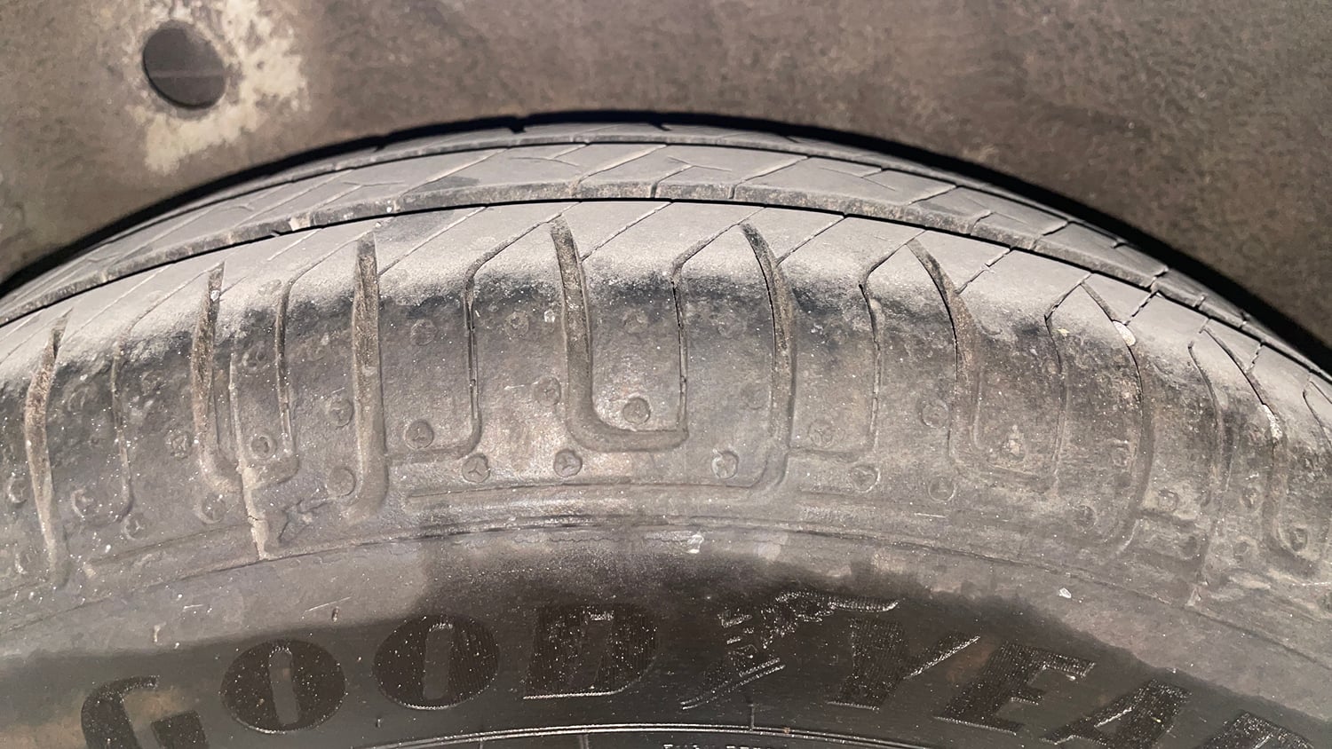 Used 2014 Hyundai i10 Sportz 1.1 iRDE2 Petrol Manual tyres RIGHT REAR TYRE TREAD VIEW