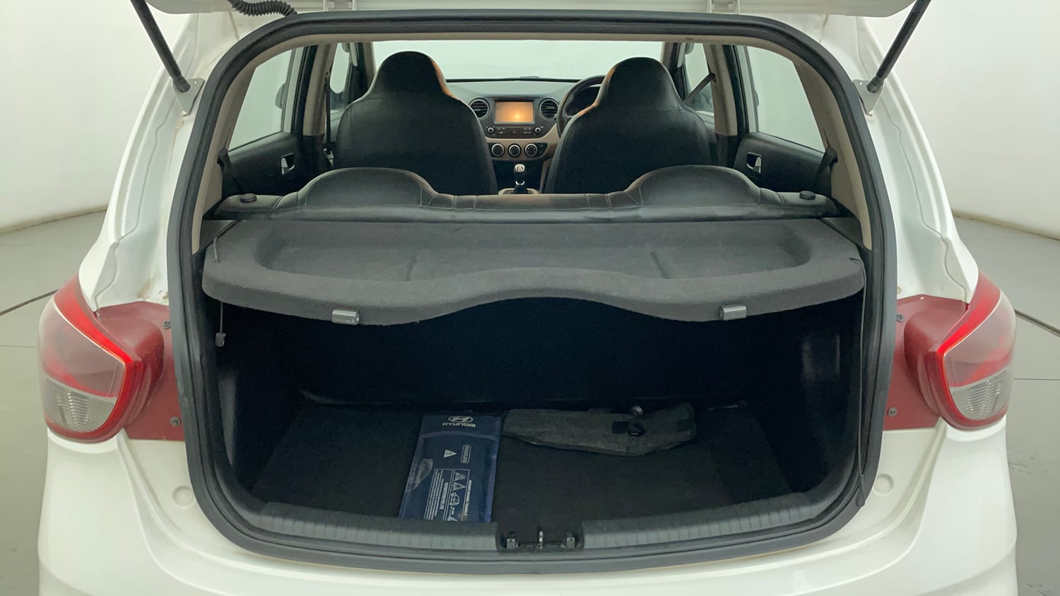 Used 2018 Hyundai Grand i10 Sportz (O) 1.2 Kappa VTVT Petrol Manual interior DICKY INSIDE VIEW