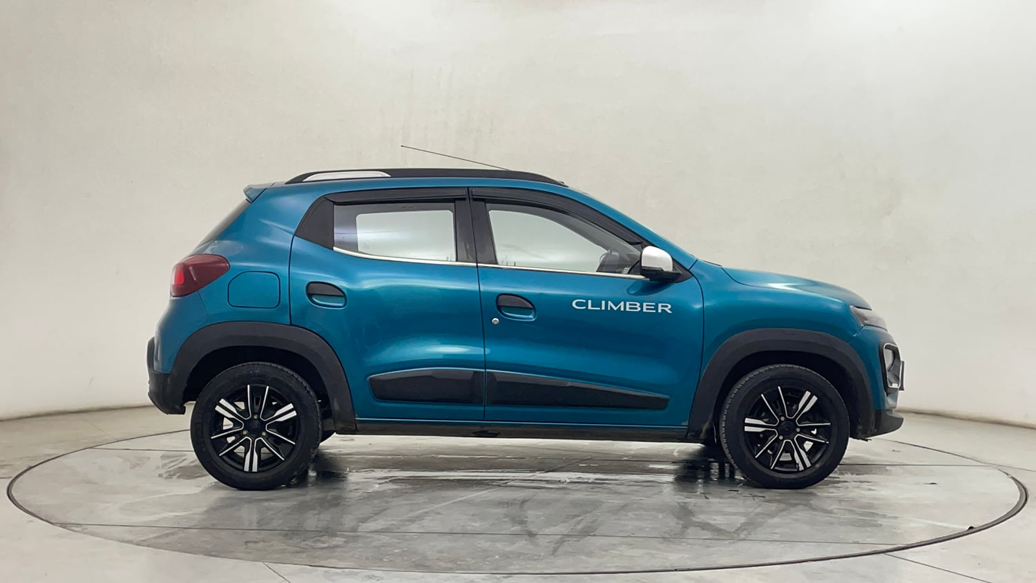 Used 2024 Renault Kwid CLIMBER 1.0 MT Petrol Manual exterior RIGHT SIDE VIEW