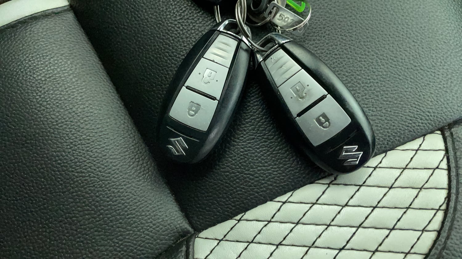 Used 2015 Maruti Suzuki Swift ZXi Petrol Manual extra CAR KEY VIEW