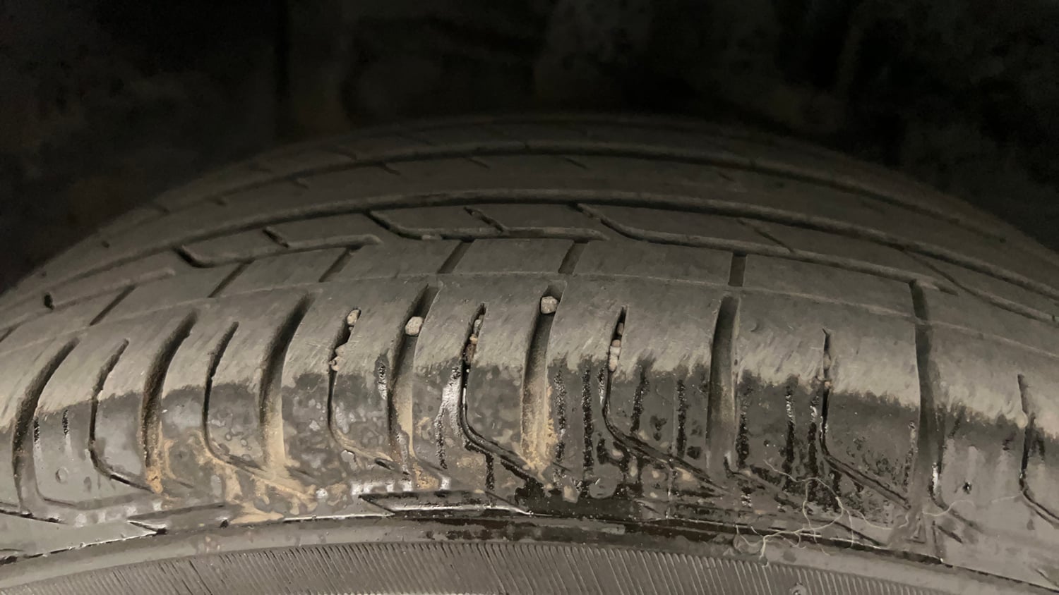Used 2020 Tata Nexon XZA Plus (O) Dual Tone Petrol Automatic tyres RIGHT FRONT TYRE TREAD VIEW