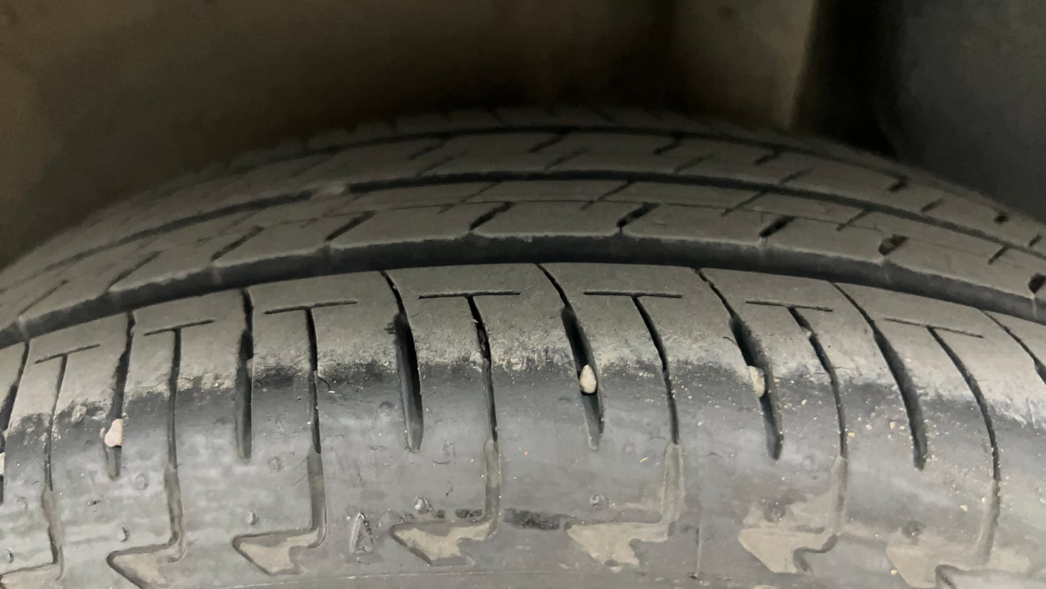 Used 2022 Maruti Suzuki Ignis Delta 1.2 AMT Petrol Automatic tyres LEFT REAR TYRE TREAD VIEW
