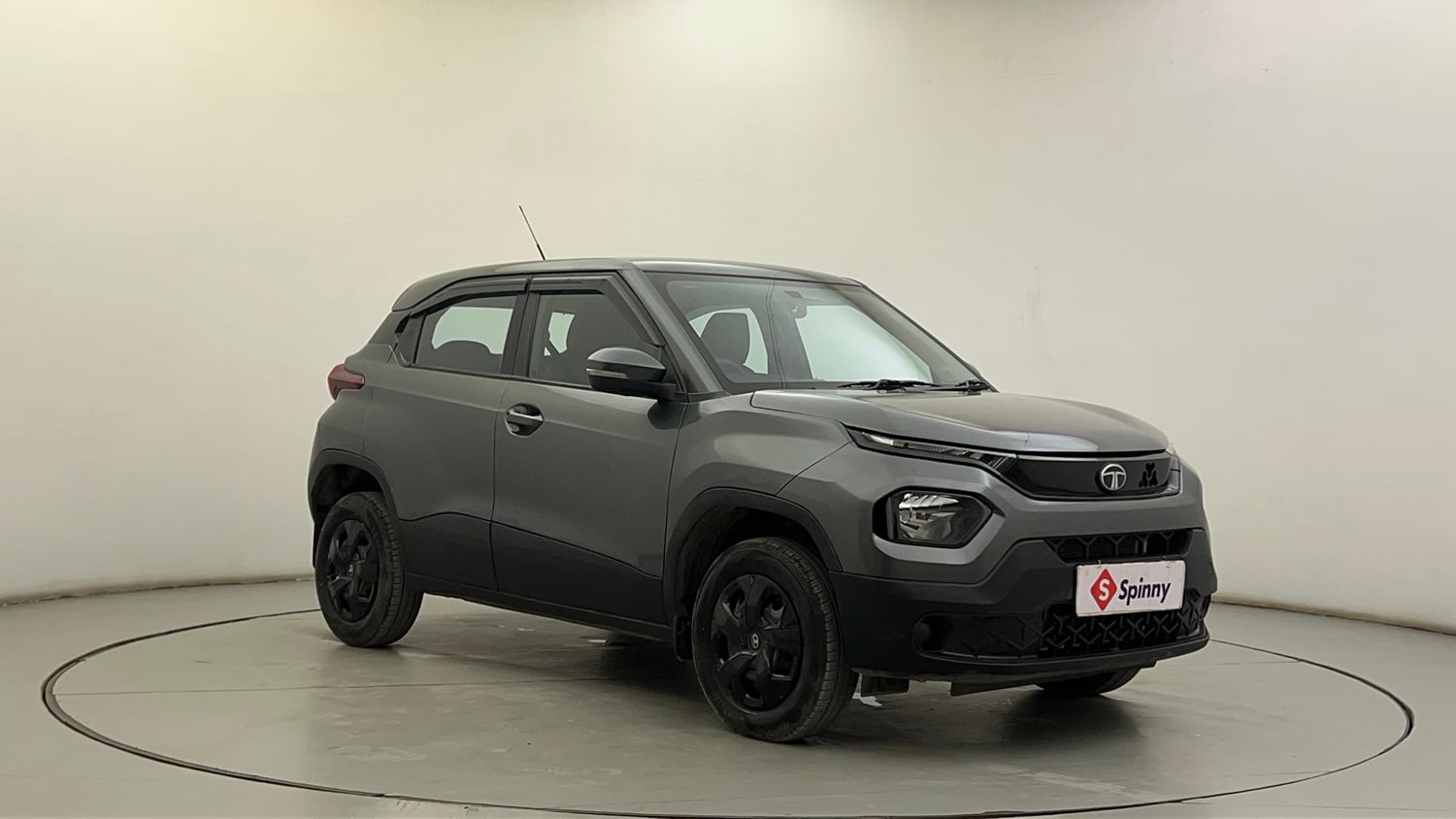 Used 2024 Tata Punch Adventure MT Petrol Manual exterior RIGHT FRONT CORNER VIEW