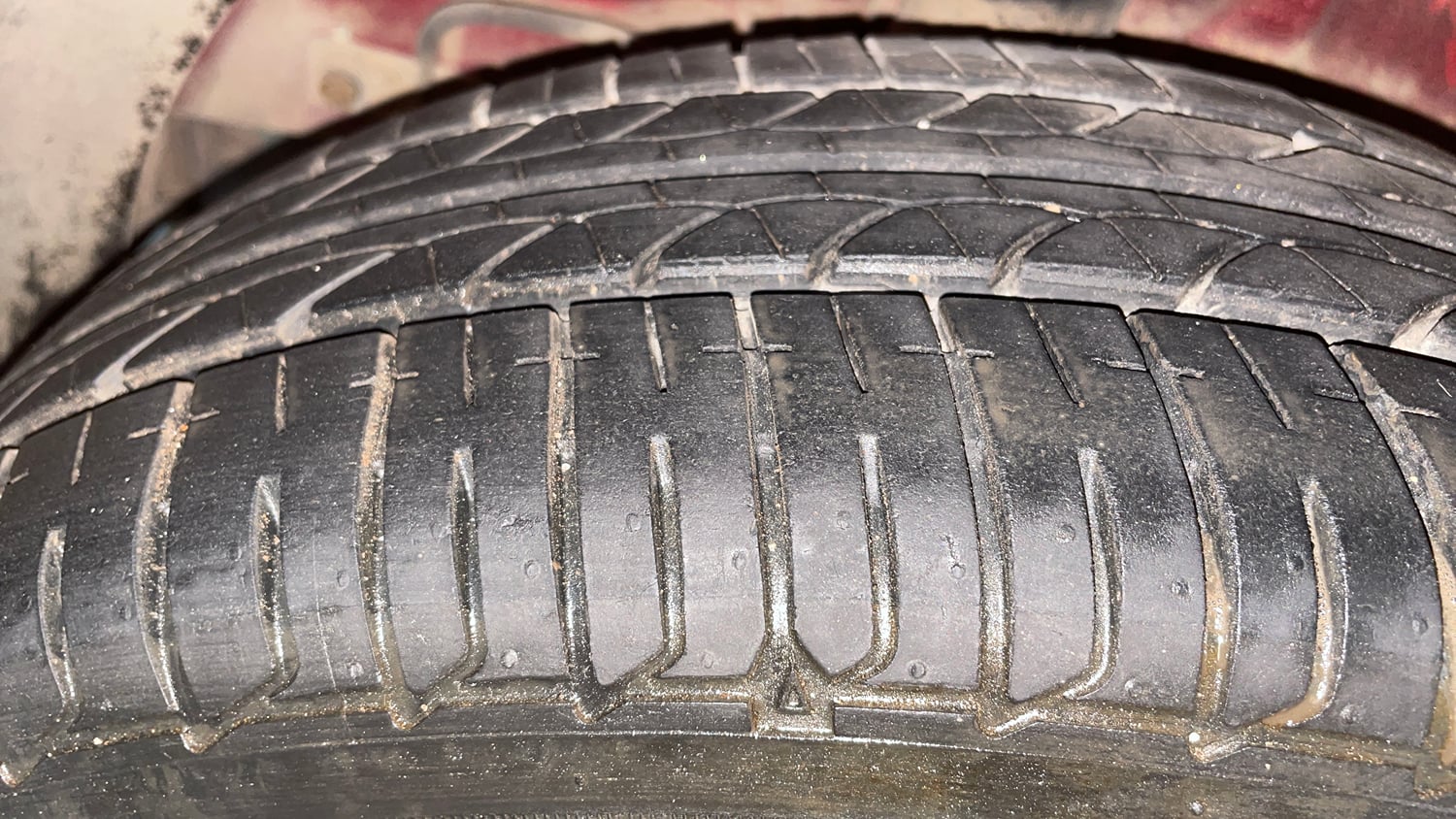 Used 2015 Hyundai Elite i20 Magna 1.2 Petrol Manual tyres RIGHT REAR TYRE TREAD VIEW