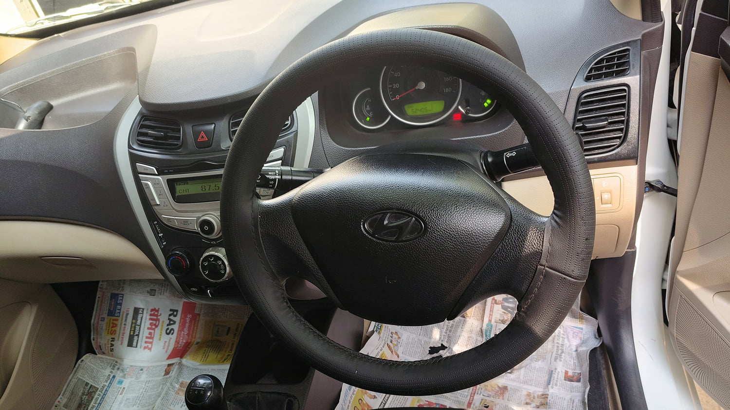 Used 2018 Hyundai Eon Magna + Petrol Manual interior STEERING VIEW
