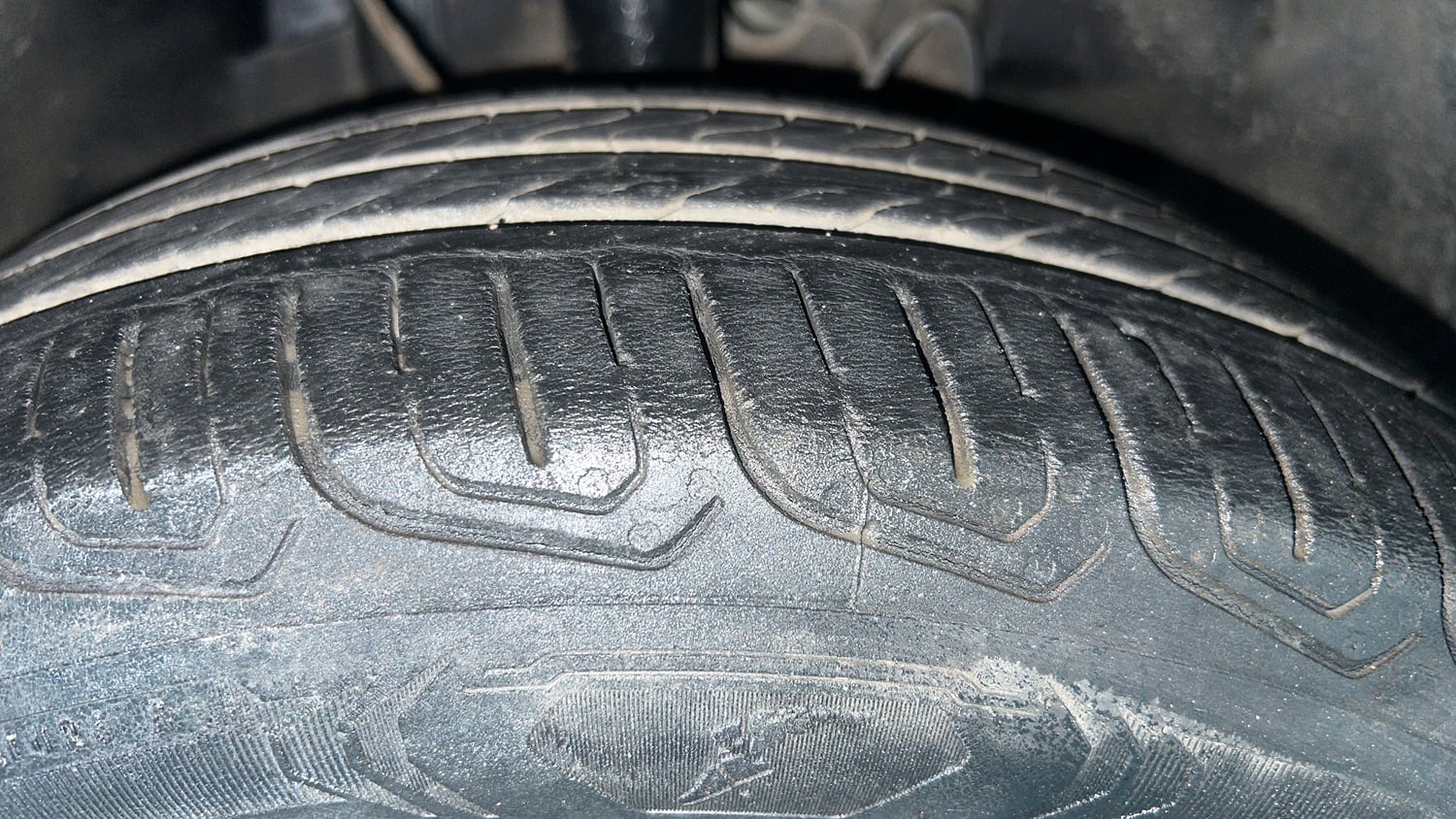 Used 2021 Tata Tiago XZ CNG( Outside Fitted ) Cng Manual tyres RIGHT FRONT TYRE TREAD VIEW