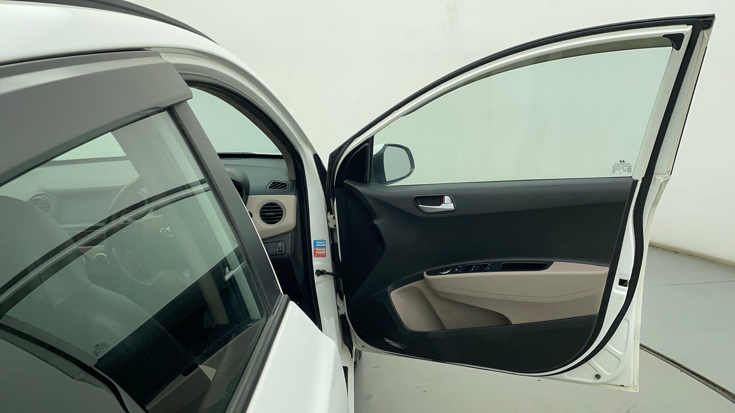 Used 2018 Hyundai Grand i10 Sportz (O) 1.2 Kappa VTVT Petrol Manual interior RIGHT FRONT DOOR OPEN VIEW