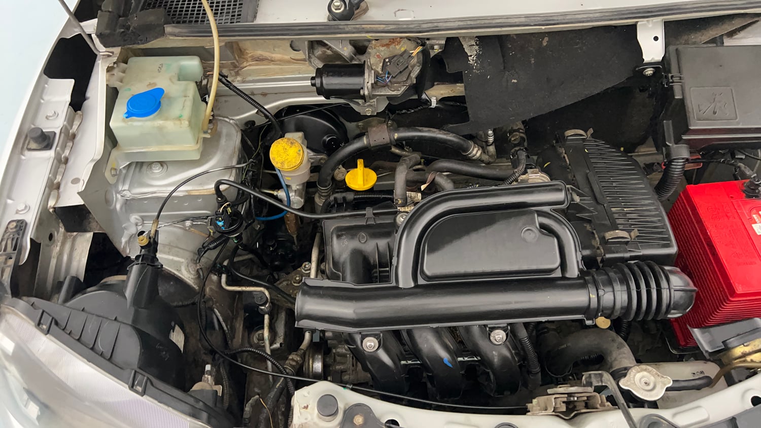 Used 2018 Renault Kwid 1.0 RXT Opt Petrol Manual engine ENGINE RIGHT SIDE VIEW