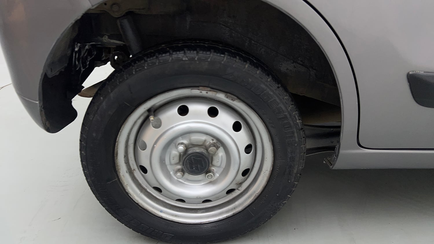Used 2017 Maruti Suzuki Wagon R LXI CNG Cng Manual tyres RIGHT REAR TYRE RIM VIEW