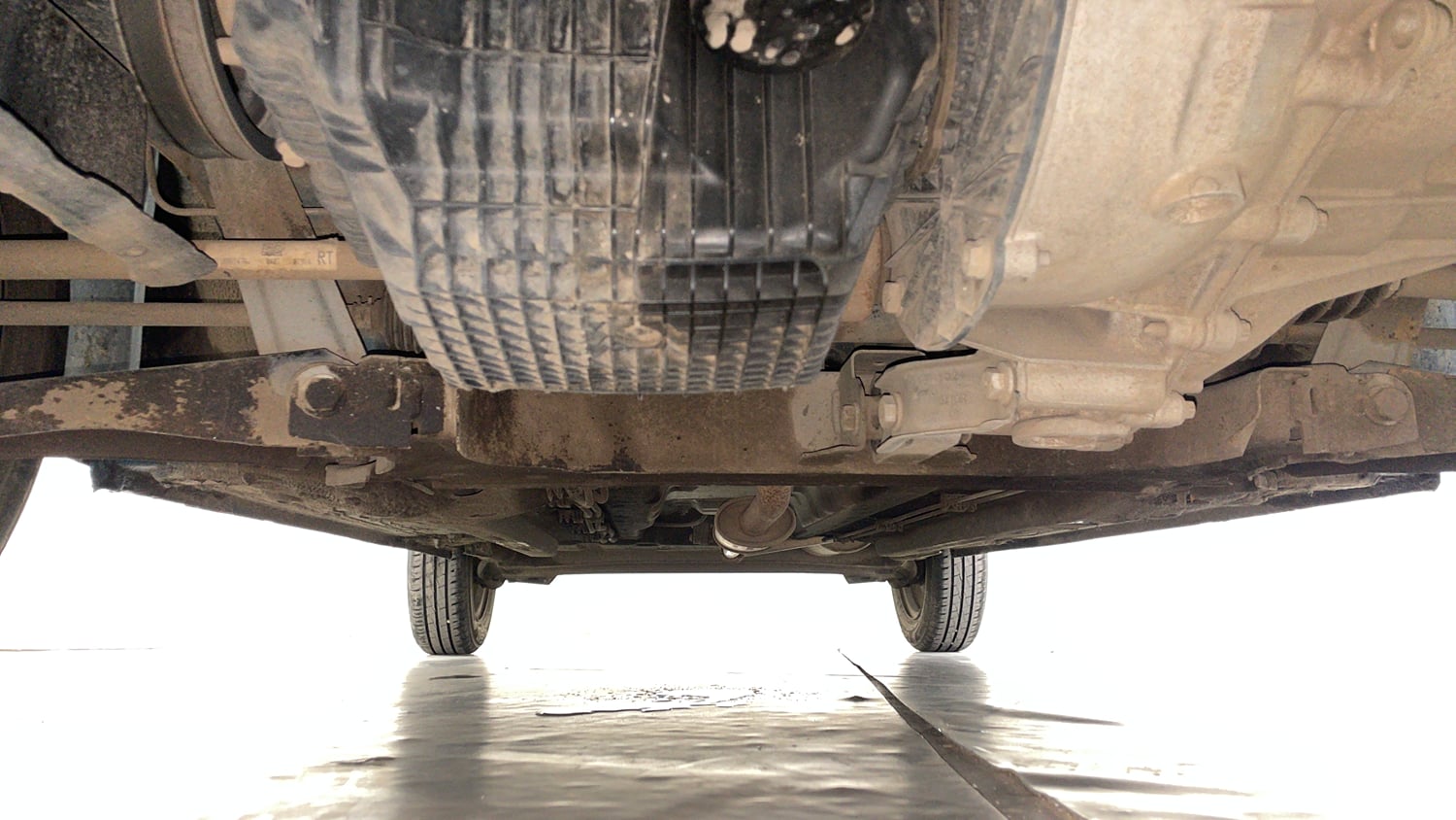 Used 2024 Renault Kwid CLIMBER 1.0 MT Petrol Manual extra FRONT LEFT UNDERBODY VIEW
