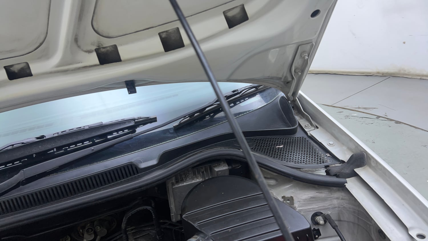 Used 2016 Volkswagen Polo GT TSI Petrol Automatic engine ENGINE LEFT SIDE HINGE & APRON VIEW