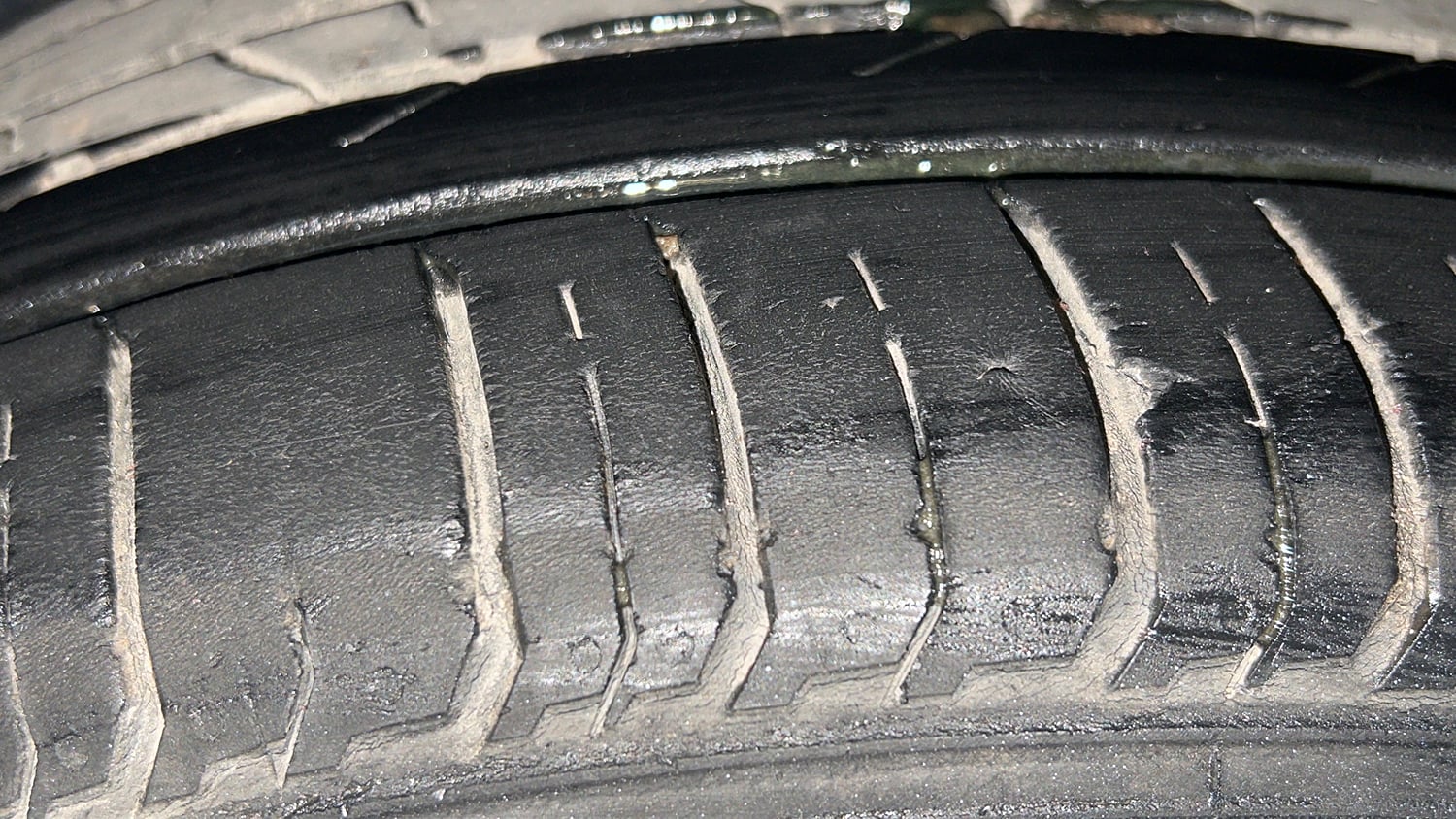 Used 2024 Hyundai i20 Sportz (O) 1.2 MT Petrol Manual tyres LEFT FRONT TYRE TREAD VIEW