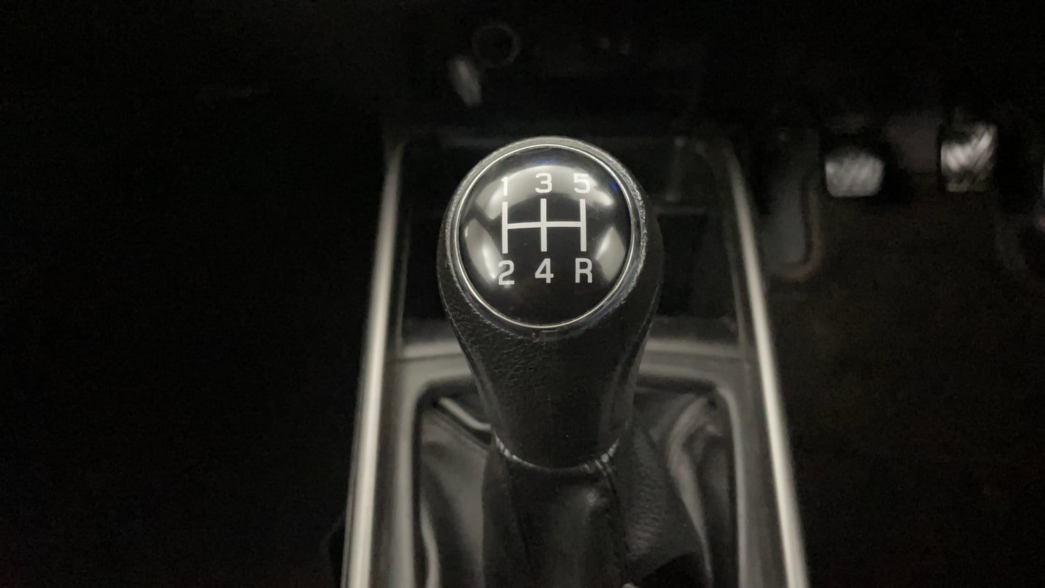 Used 2019 Maruti Suzuki Baleno Delta Petrol Manual interior GEAR  KNOB VIEW