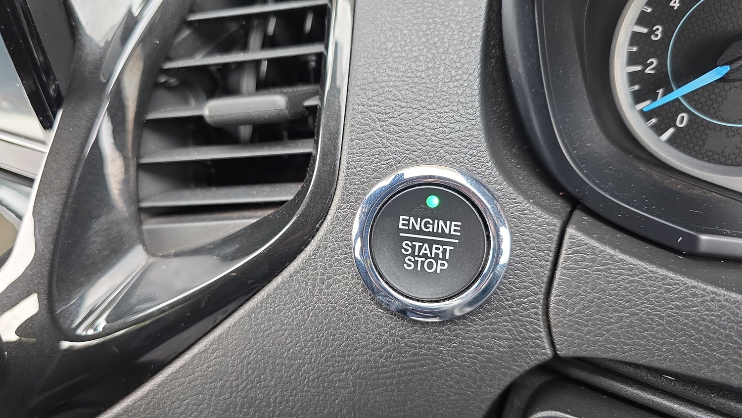 Used 2021 Ford Freestyle Titanium 1.2 Ti-VCT Petrol Manual top_features Keyless start