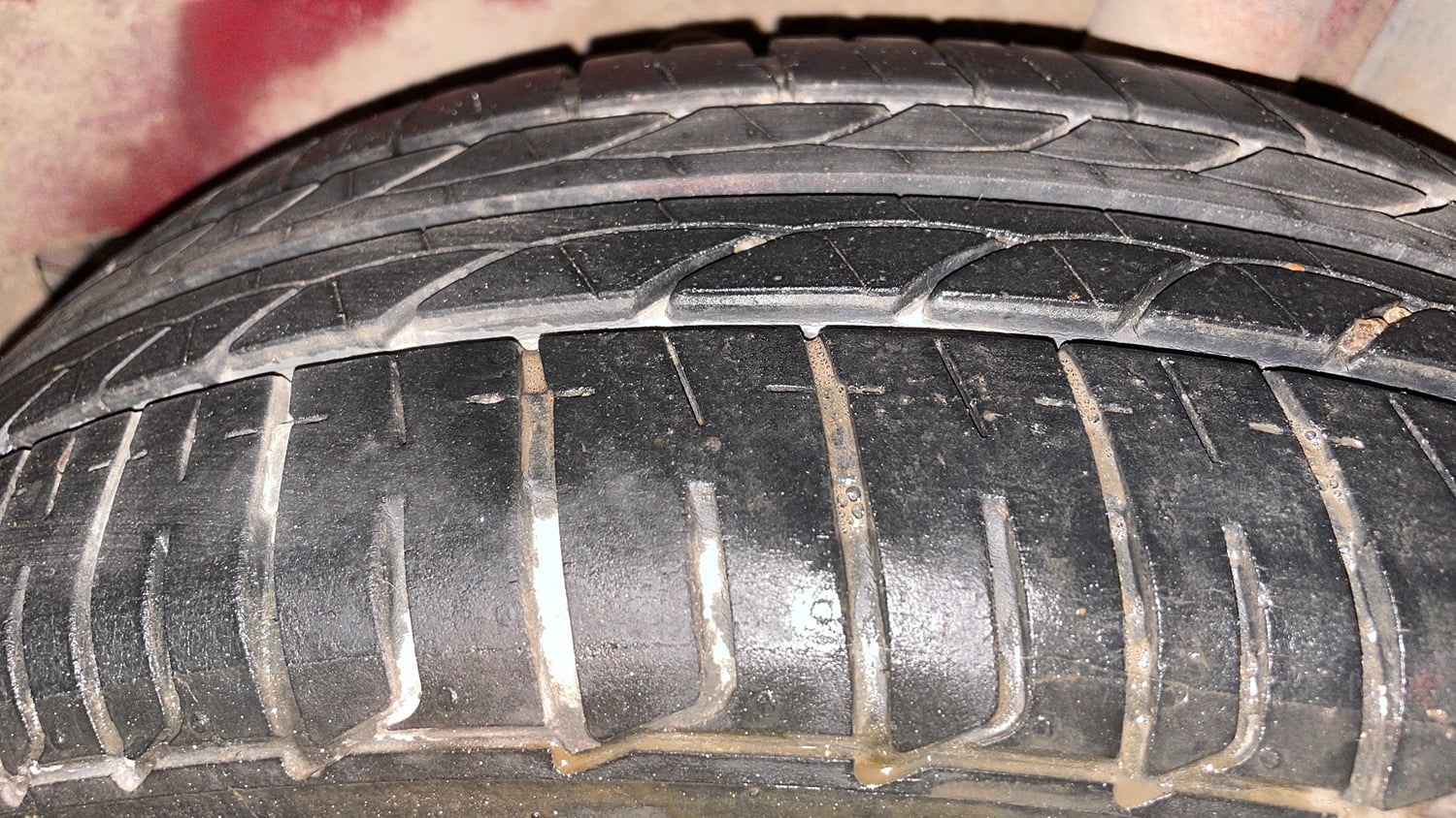 Used 2015 Hyundai Elite i20 Magna 1.2 Petrol Manual tyres LEFT REAR TYRE TREAD VIEW