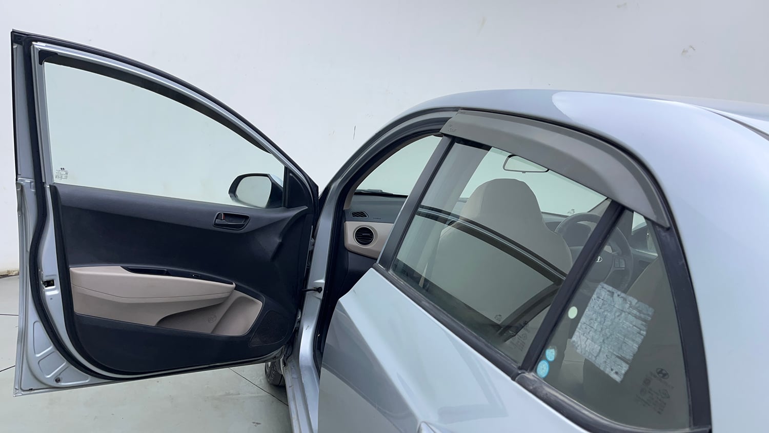 Used 2019 Hyundai Xcent S CRDi Diesel Manual interior LEFT FRONT DOOR OPEN VIEW