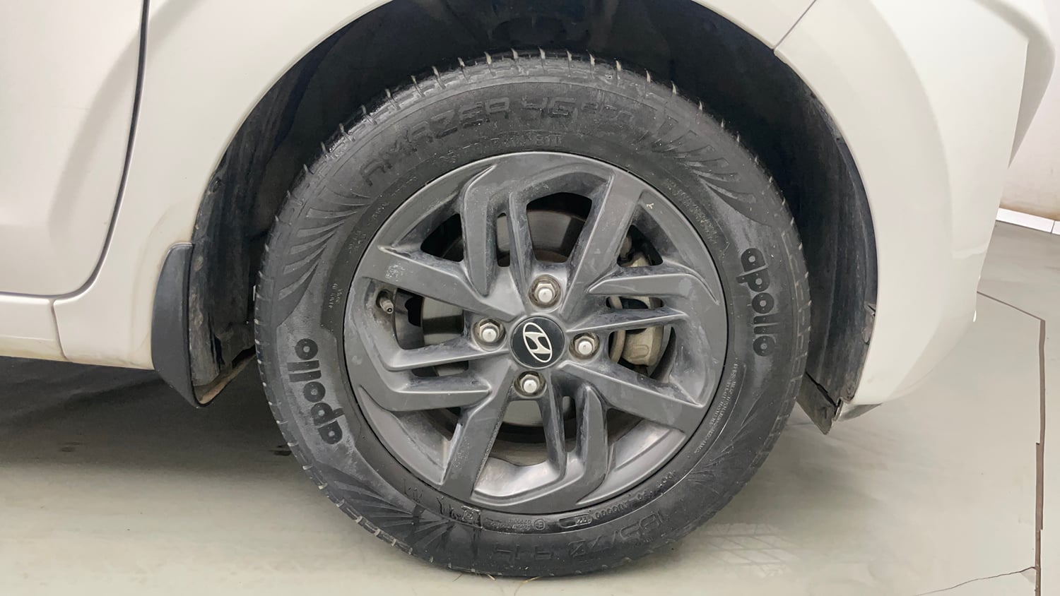 Used 2021 Hyundai Grand i10 Nios Sportz AMT 1.2 Kappa VTVT Petrol Automatic tyres RIGHT FRONT TYRE RIM VIEW