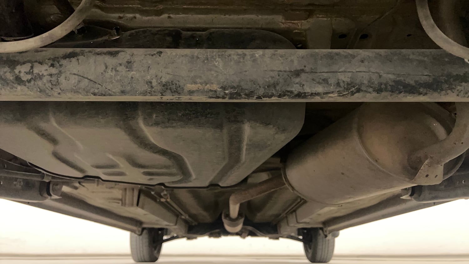 Used 2014 Maruti Suzuki Wagon R VXI Petrol Manual extra REAR UNDERBODY VIEW (TAKEN FROM REAR)