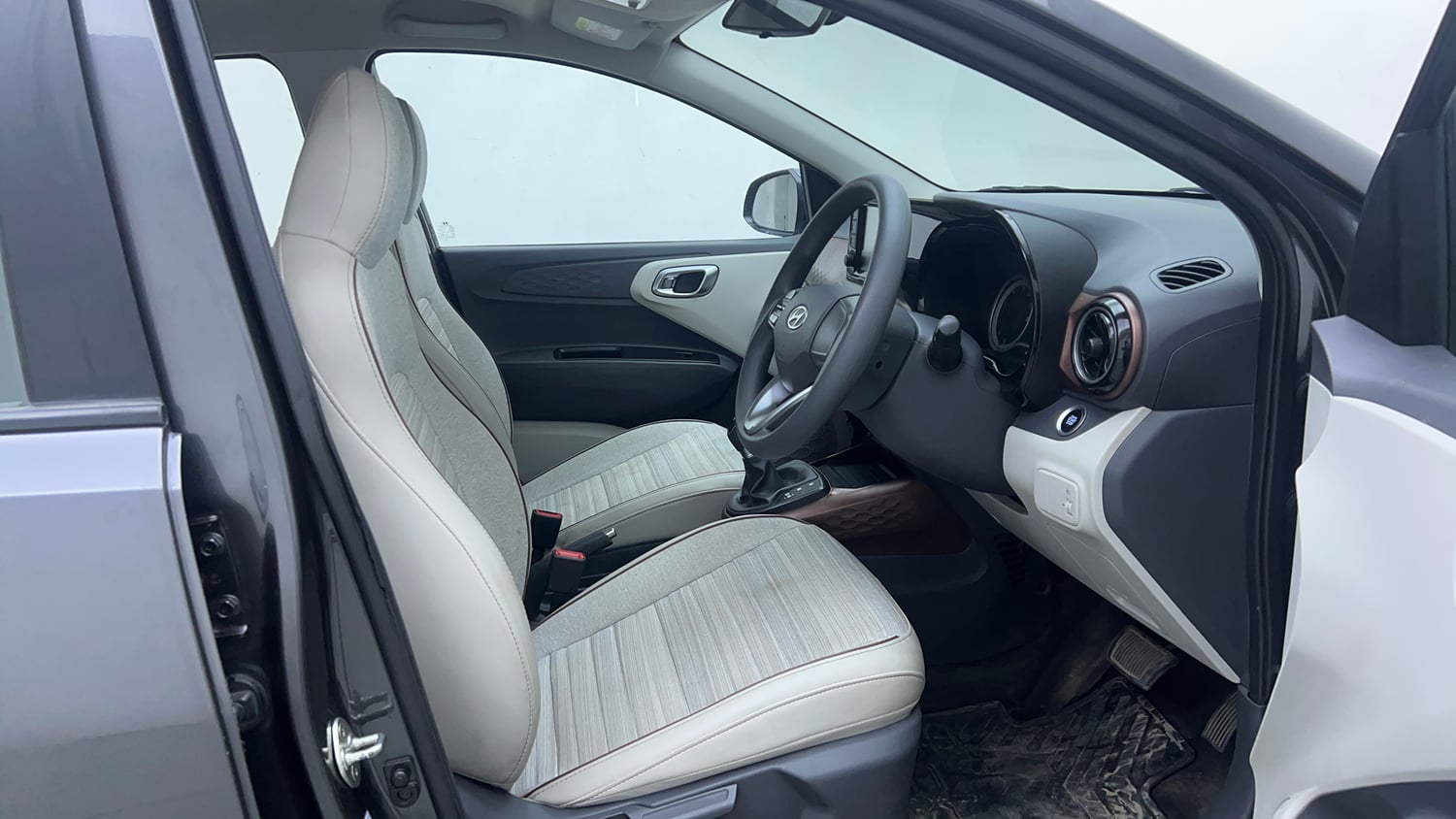Used 2021 Hyundai Aura SX Plus 1.2 AMT Petrol Petrol Automatic interior RIGHT SIDE FRONT DOOR CABIN VIEW