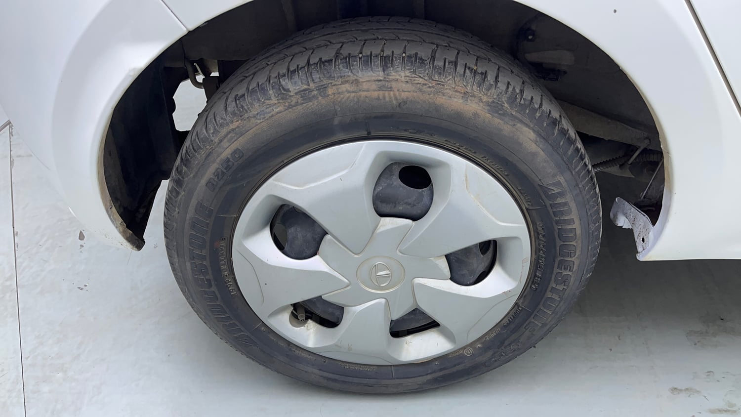 Used 2021 Tata Tiago XT Petrol Manual tyres RIGHT REAR TYRE RIM VIEW