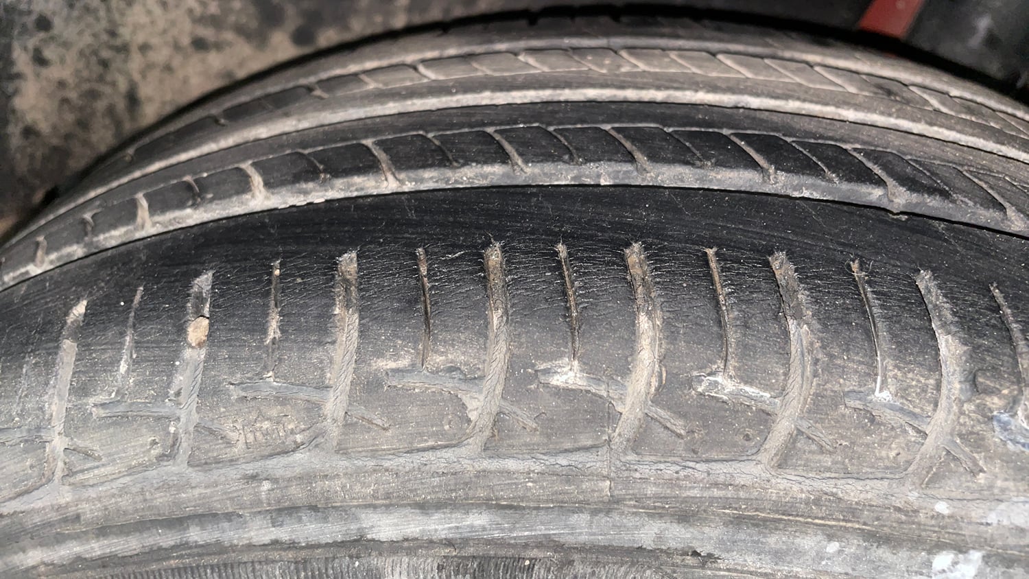 Used 2019 Maruti Suzuki Ciaz Zeta Hybrid 1.5 AT Petrol Automatic tyres LEFT REAR TYRE TREAD VIEW