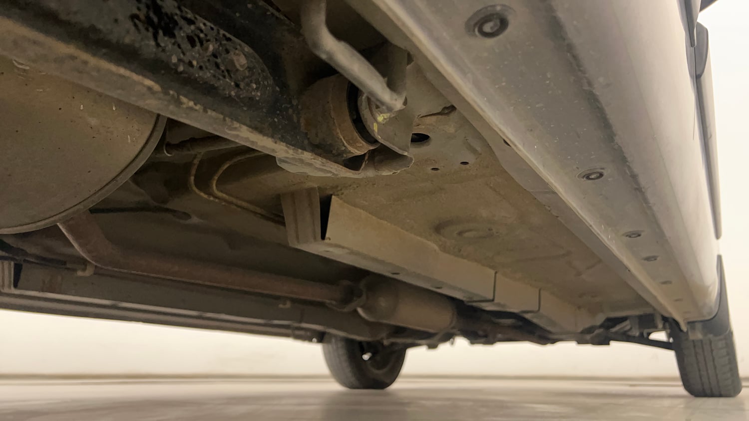 Used 2014 Maruti Suzuki Wagon R VXI Petrol Manual extra REAR RIGHT UNDERBODY VIEW