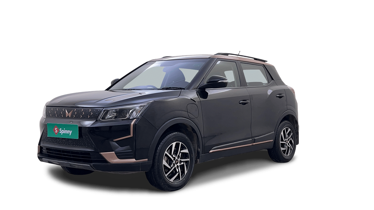 Used 2023 Mahindra XUV400 EL 39.4 KWH Dual Tone Electric Automatic Image
