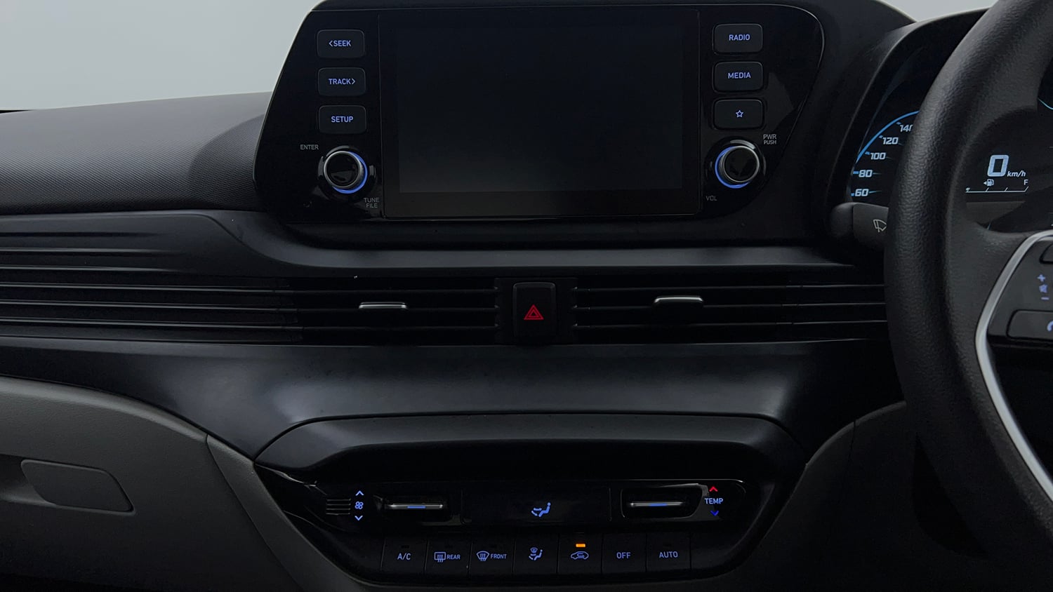 Used 2024 Hyundai i20 Sportz (O) 1.2 MT Petrol Manual interior MUSIC SYSTEM & AC CONTROL VIEW