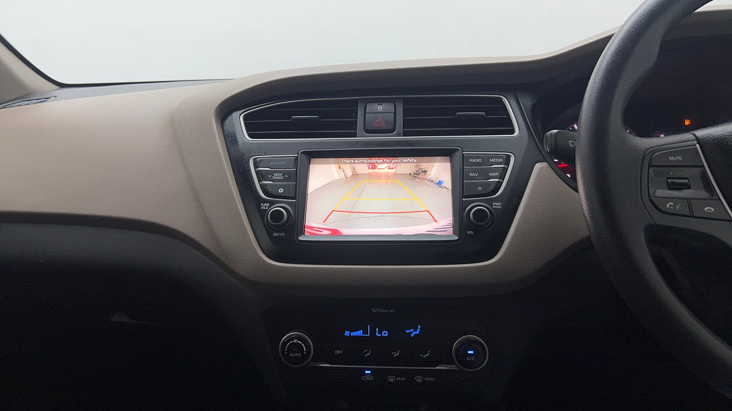 Used 2018 Hyundai Elite i20 Asta 1.2 AT Petrol Automatic top_features Rear camera