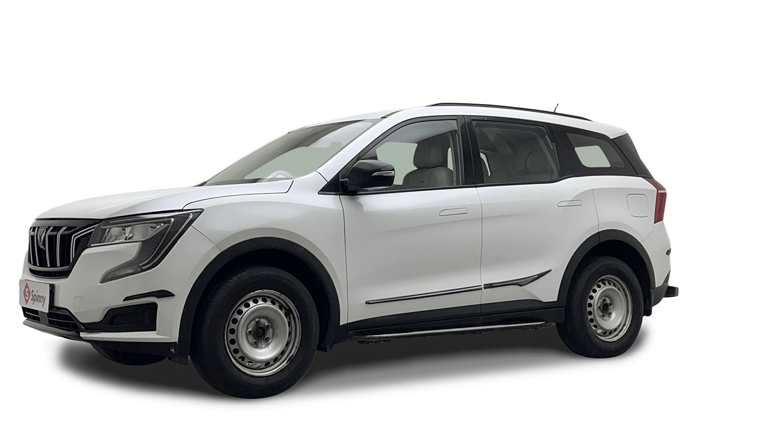 Used 2022 Mahindra XUV700 MX Petrol MT 5 STR Petrol Manual Image