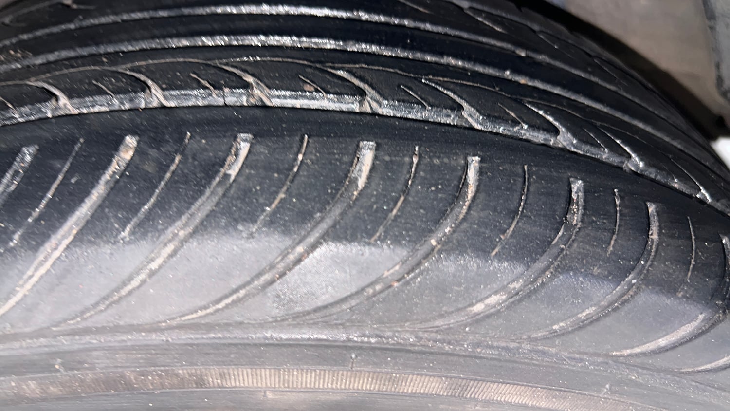 Used 2012 Hyundai i20 Sportz 1.2 Petrol Manual tyres LEFT REAR TYRE TREAD VIEW